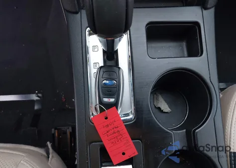 2016 Subaru Legacy 3.6R Limited из США, поврежденный, VIN 4S3BNEN67G3033817